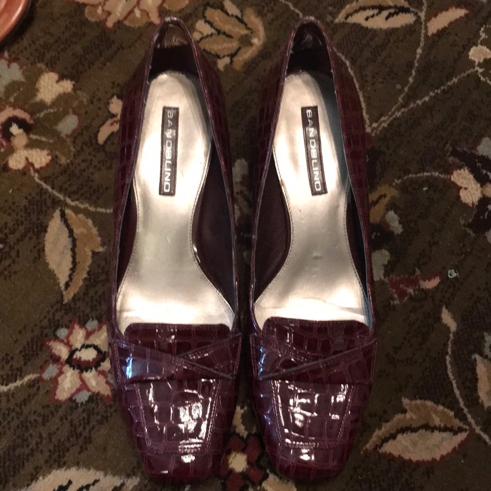 Bandolino burgundy heels